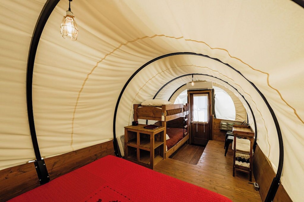 Room (Conestoga Covered Wagon) photo 3