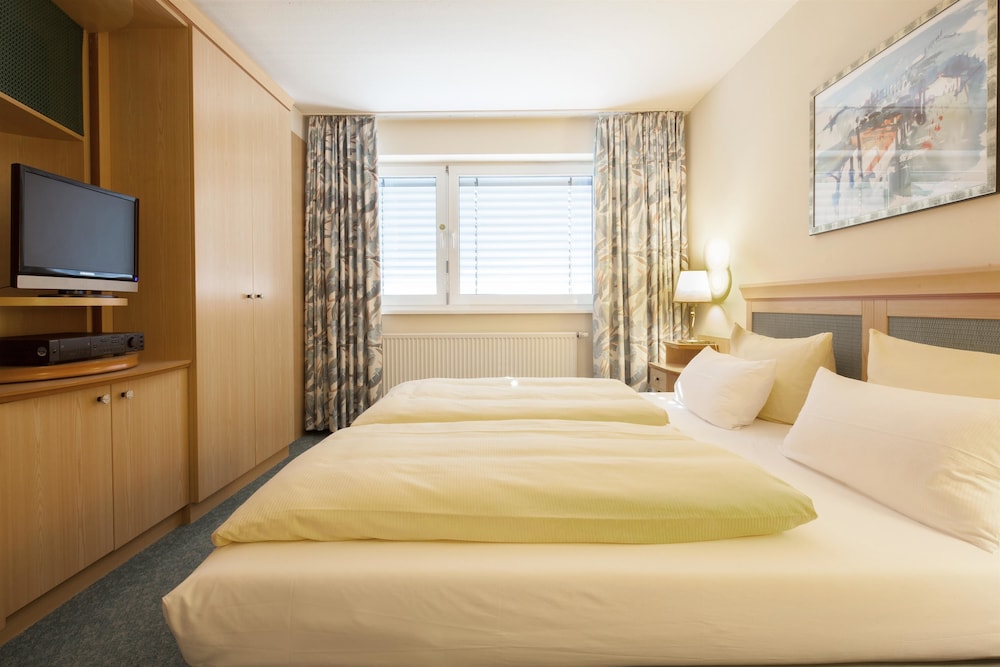Standard Room, 1 Double Bed, Garden View photo 2