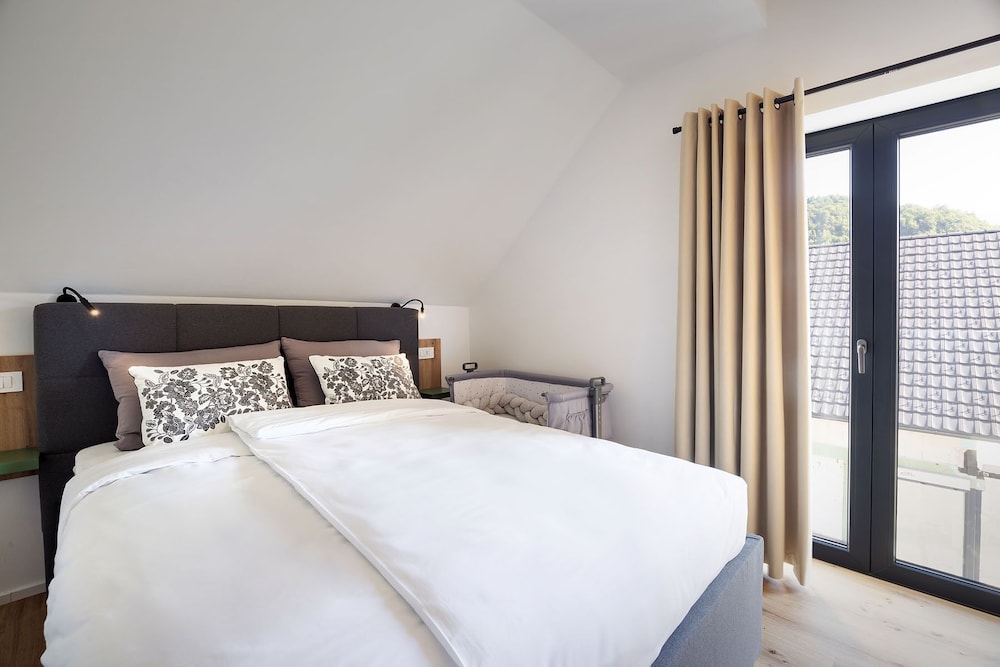 Superior Apartment, Mountain View photo 1