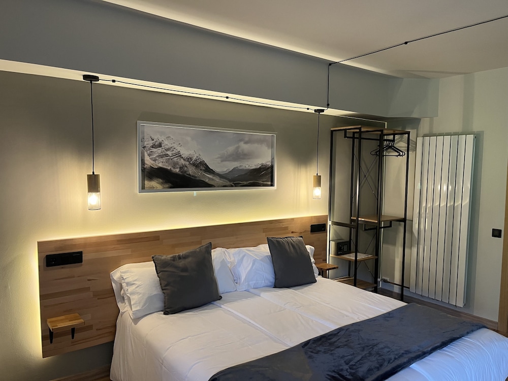 Comfort double with balcony - 1 double bed + 1 single photo 3