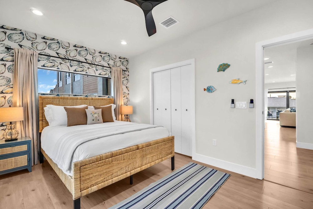 NEW 4 Bed 3 Bath Heated Salt Pool Walk2beach, Foto 46