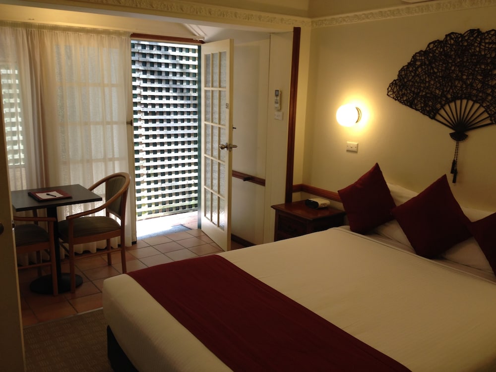 Queen Spa Room photo 3