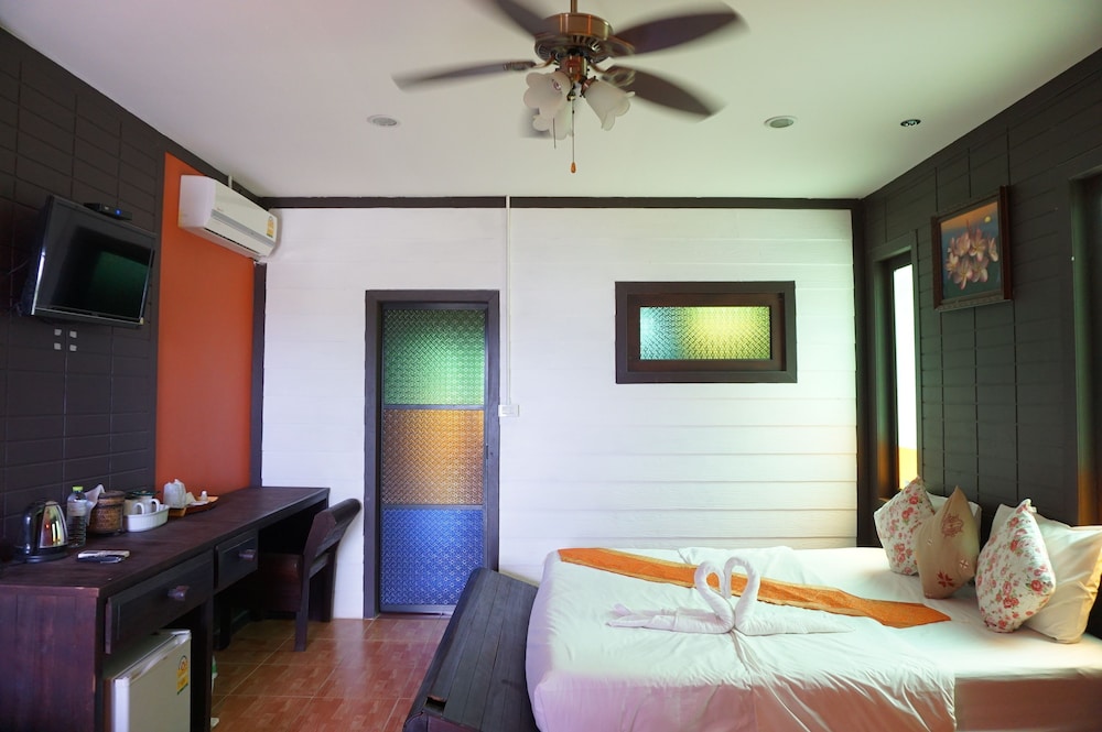 Superior Bungalow with Garden View photo 3