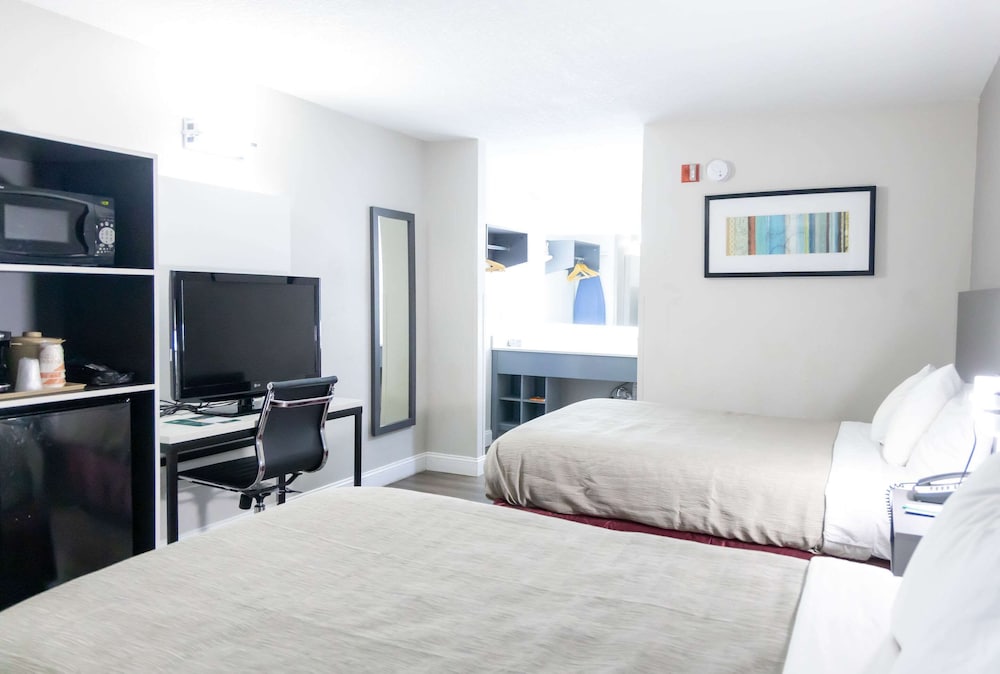 Standard Room, 2 Double Beds, Non Smoking - Photo 2