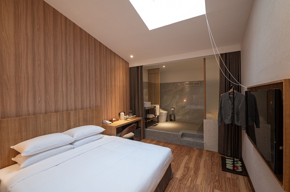 Superior Studio Suite - Photo 4
