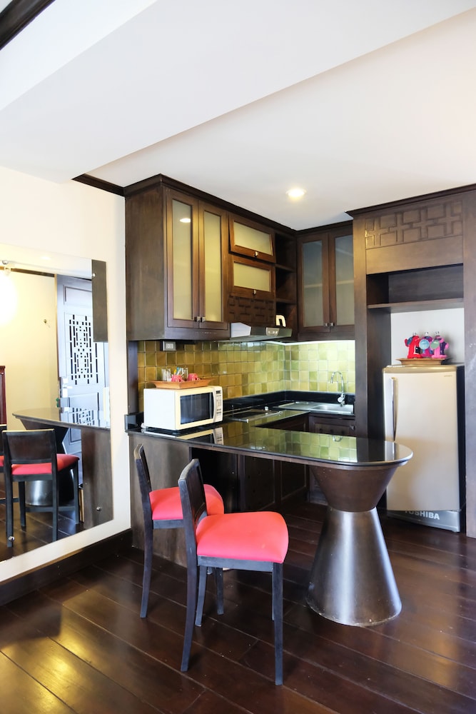 Suite, 1 Bedroom - Photo 6