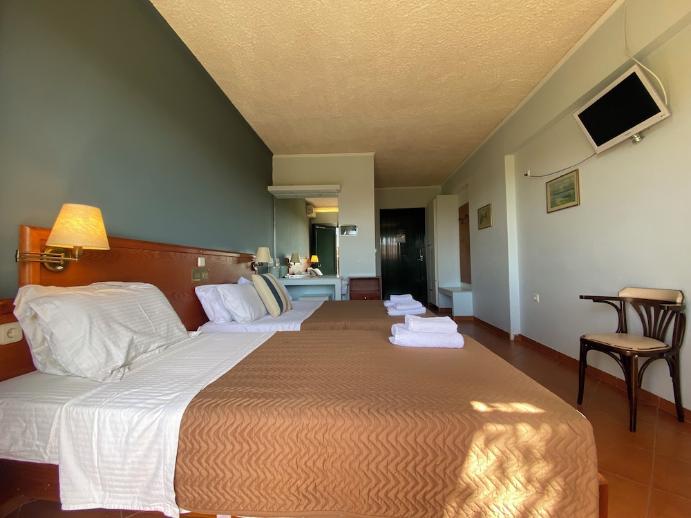 Triple Room, Garden View photo 2