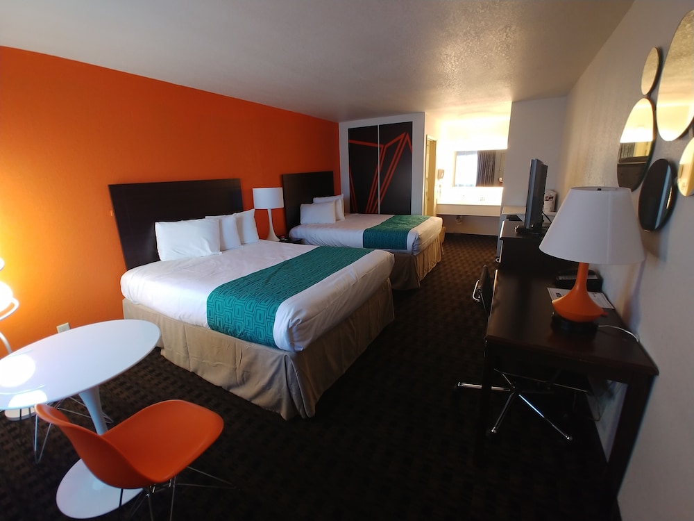 Room, 2 Double Beds, Non Smoking - Photo 7