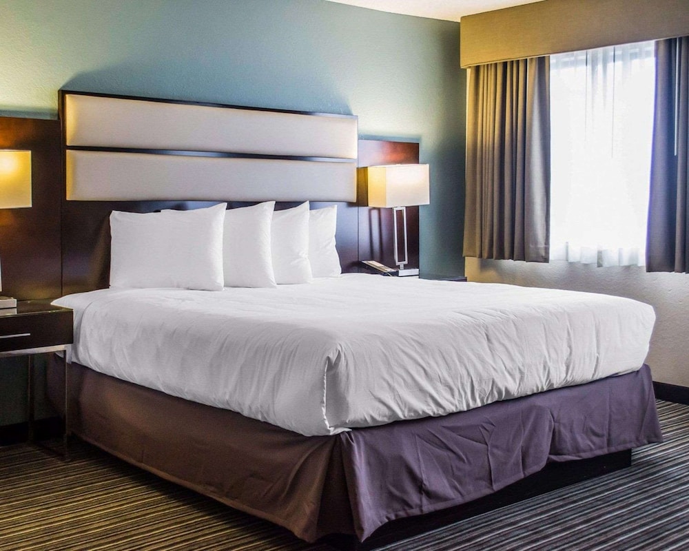 Room, Multiple Beds, Non Smoking - Photo 4