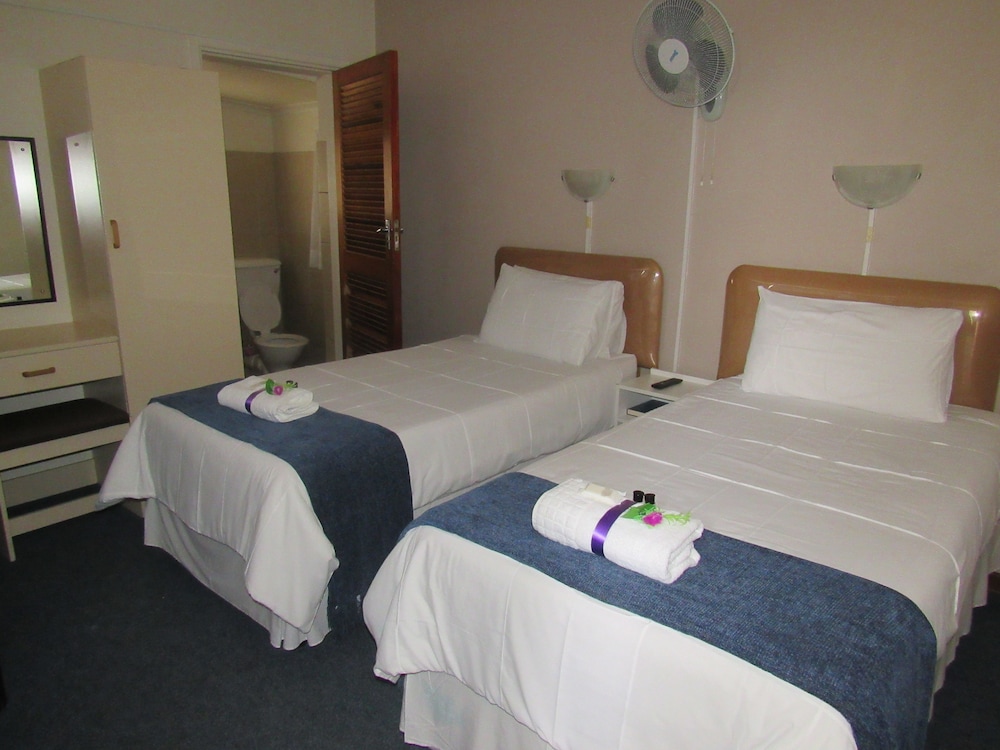 Basic Twin Room, 2 Twin Beds, Non Smoking photo 1