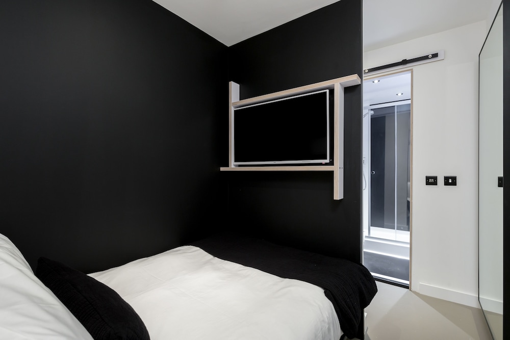 Single Room, Ensuite photo 2