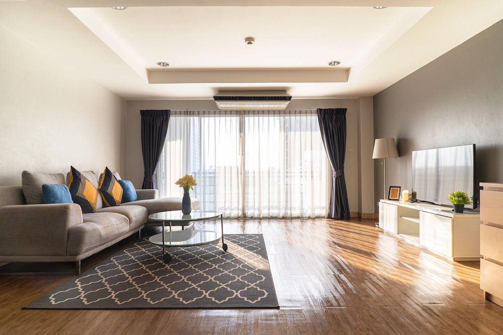 2 Bedrooms Apartment, Sea View