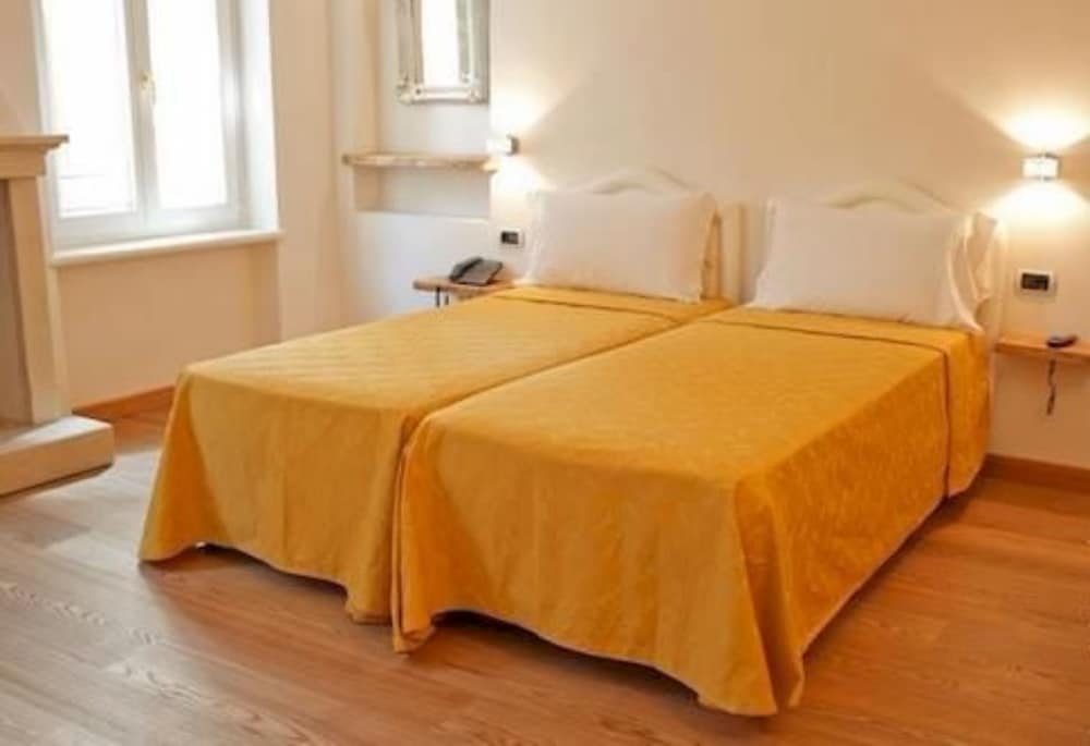 Basic Double Room photo 2