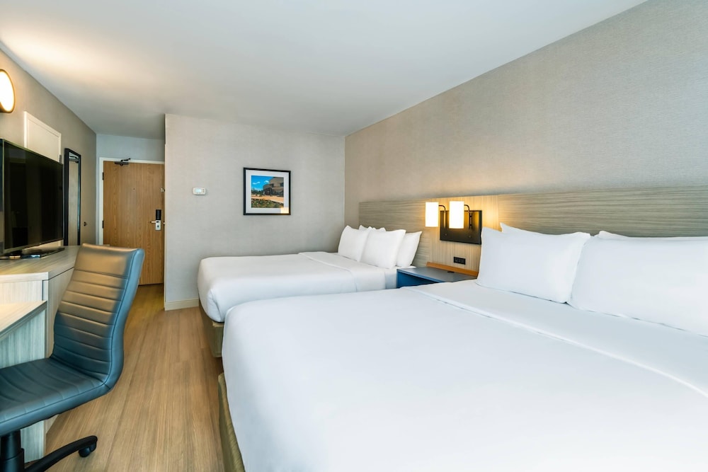Room, 2 Queen Beds, Non Smoking - Photo 3
