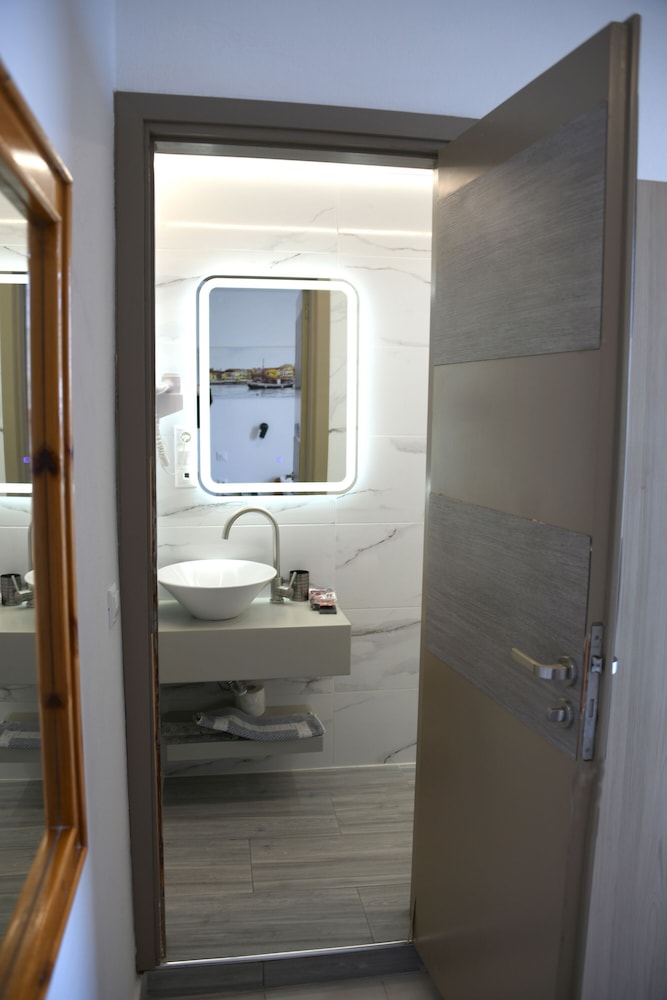 Single Room, Sea View