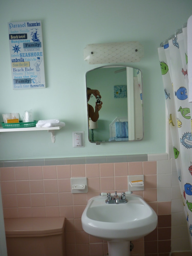 Studio Kitchenette ( Efficiency) 1 Queen Bed photo 3