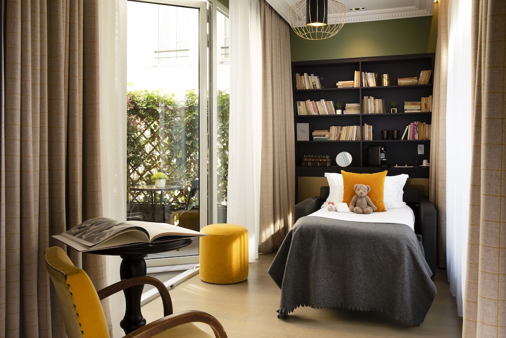 Deluxe Suite