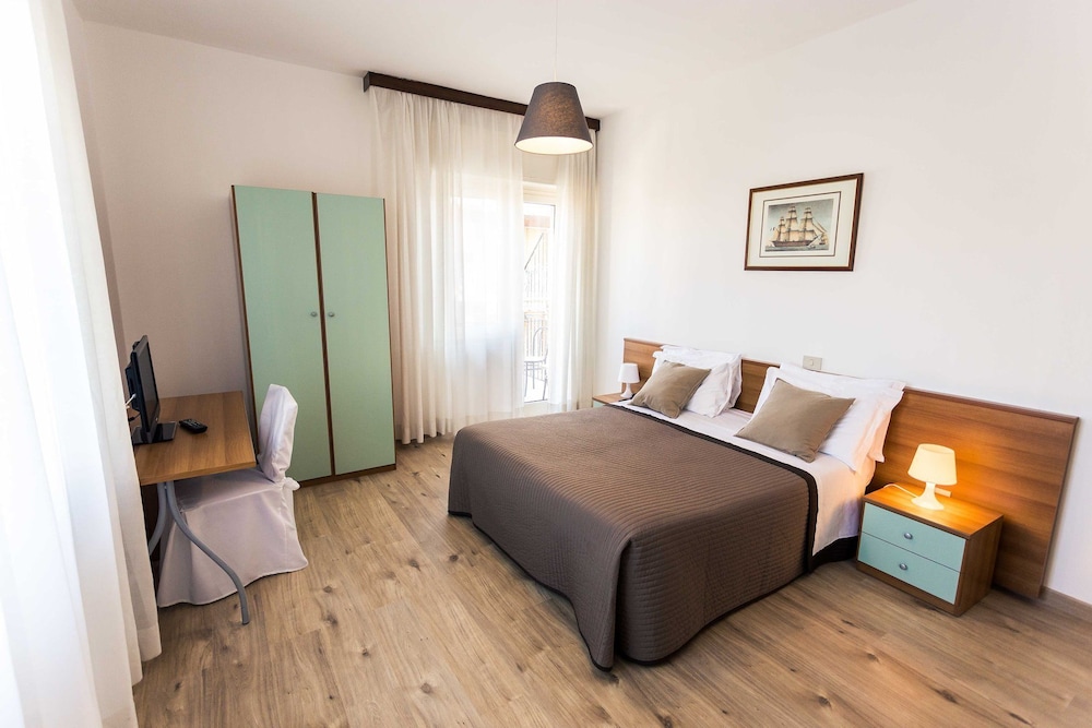 Basic Double Room