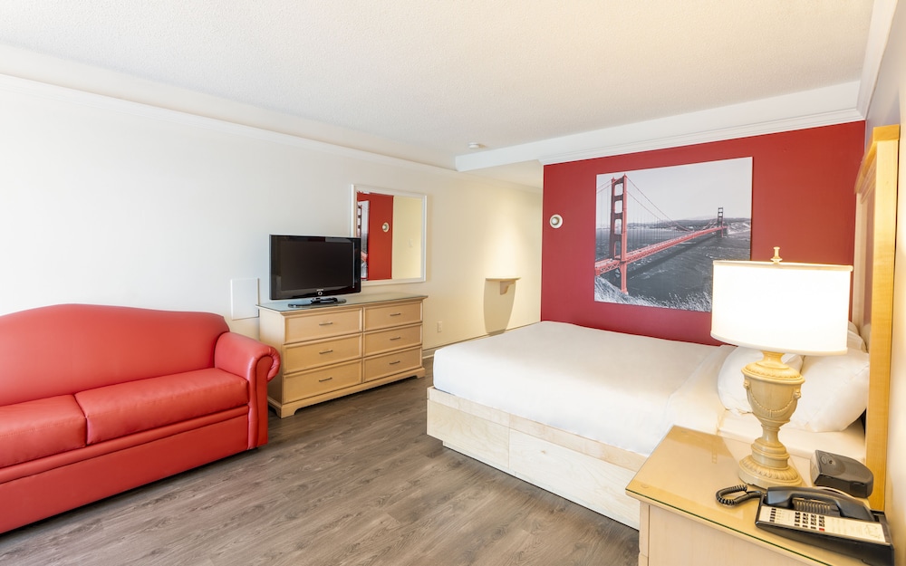 Traditional room, 1 Double Murphy bed and 1 Double Sofa-Bed with Kitchenette - Exterior View photo 3