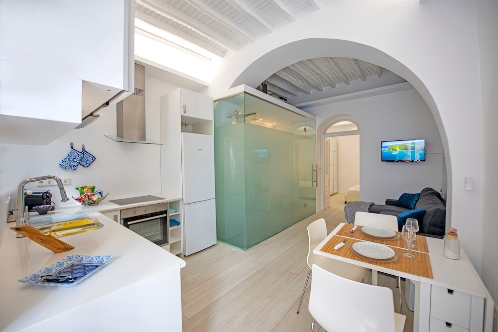 Deluxe Townhome, City View
