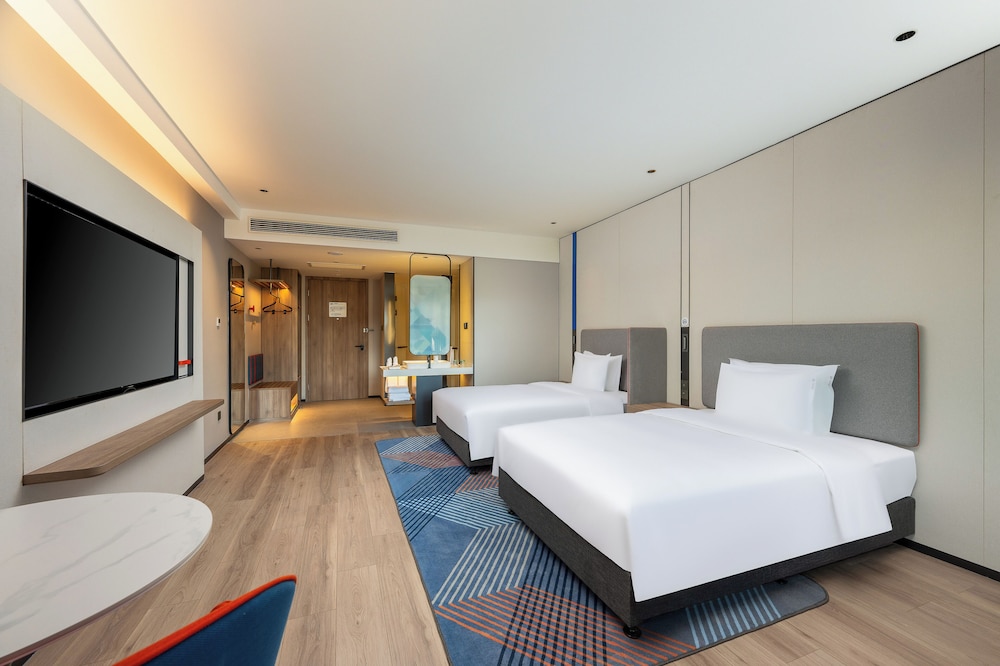 Standard Room, Multiple Beds photo 1