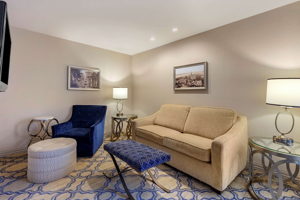 Standard Room, 2 Queen Beds, Non Smoking (with Sofabed) - Photo 7