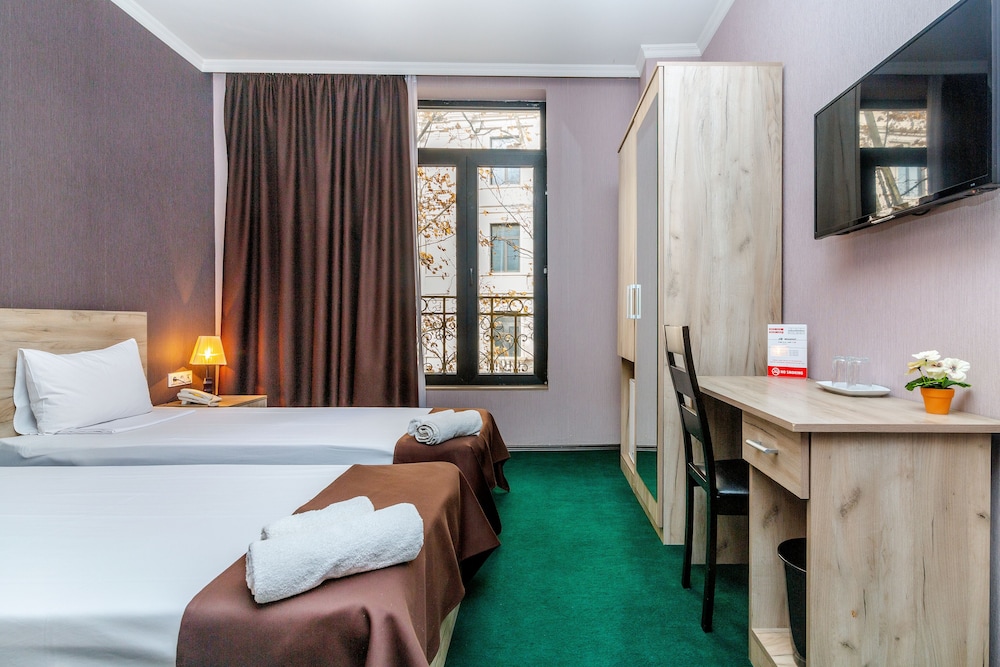 Comfort Twin Room, City View photo 1