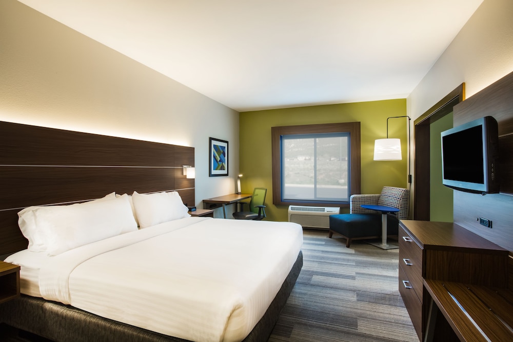 Suite, 1 King Bed - Photo 5