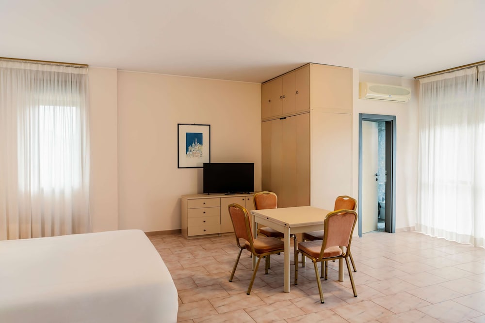 Junior Studio Suite, Non Smoking photo 2