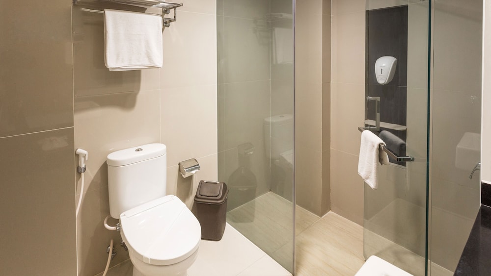 Royal Executive Room - Photo 14