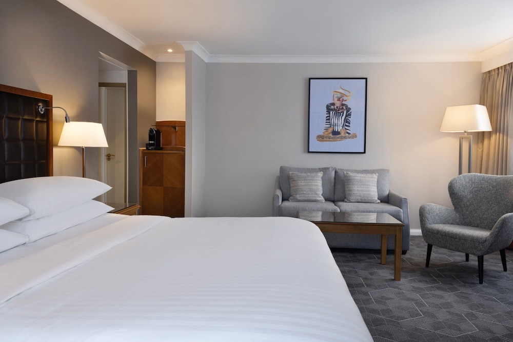 Suite, 1 Bedroom - Photo 3