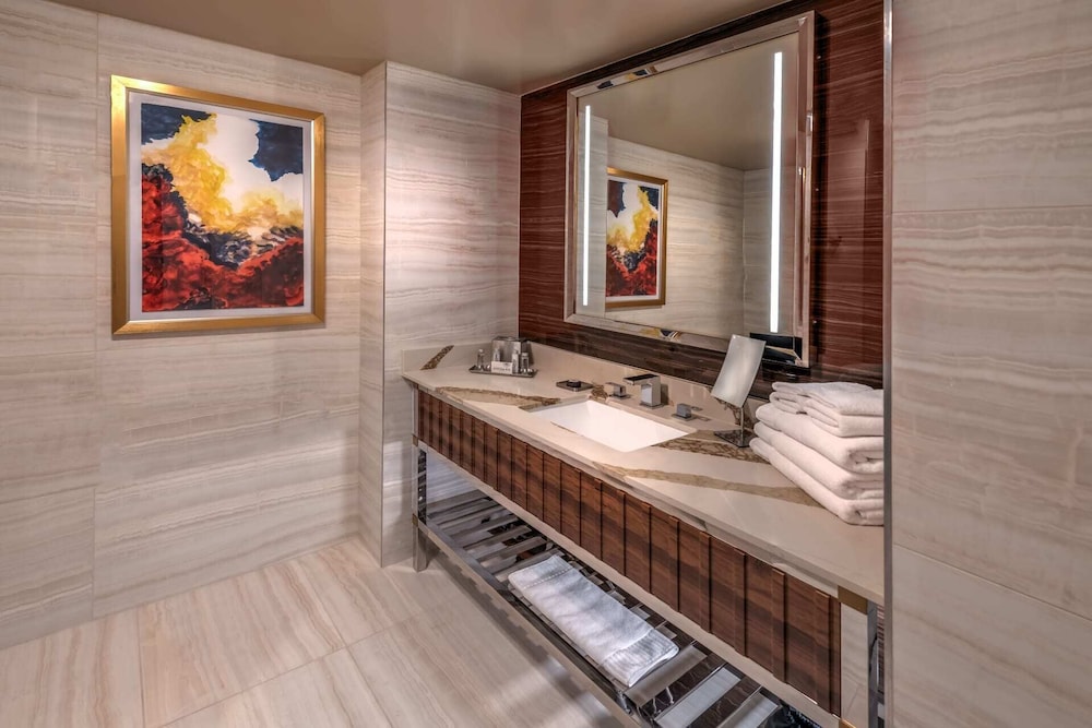 Vista Tower Deluxe King - Photo 5