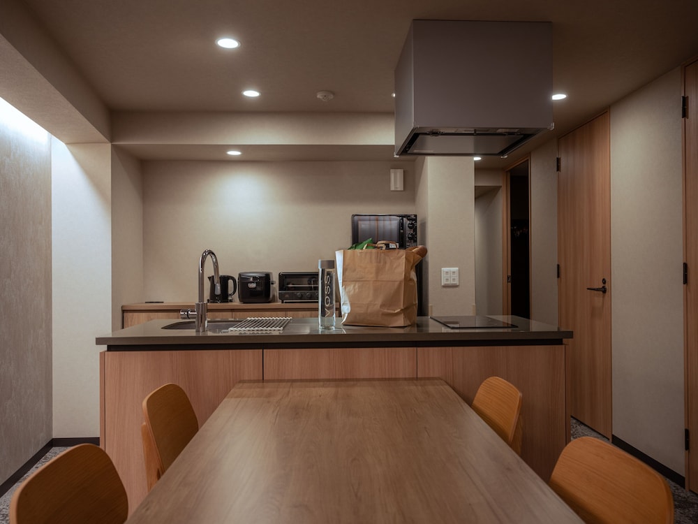 High Floor Two-Bedroom Suite Non-smoking - Photo 1