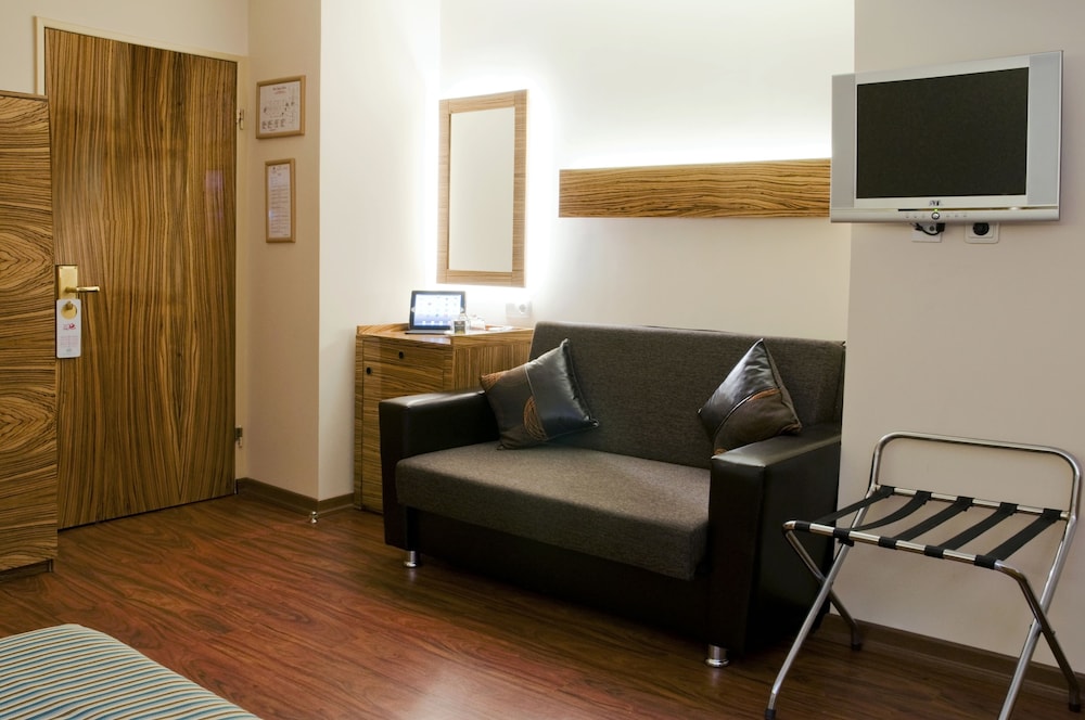 Standard Double Room photo 3