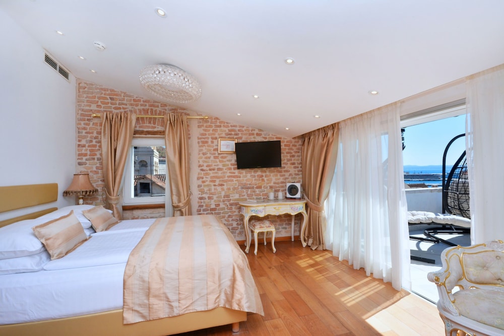 Deluxe Double Room, Sea View - Photo 5