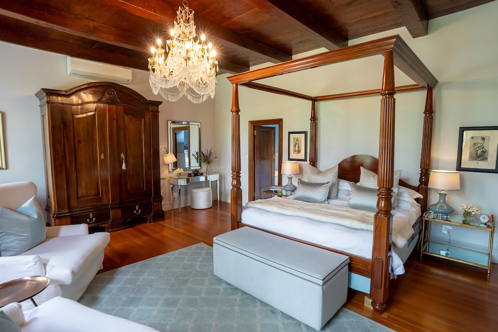 One Bedroom Suite photo 2