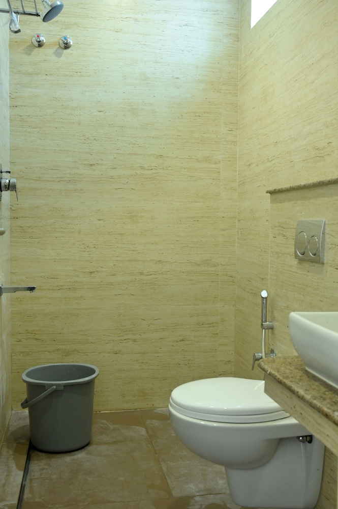Suite Room - Photo 2