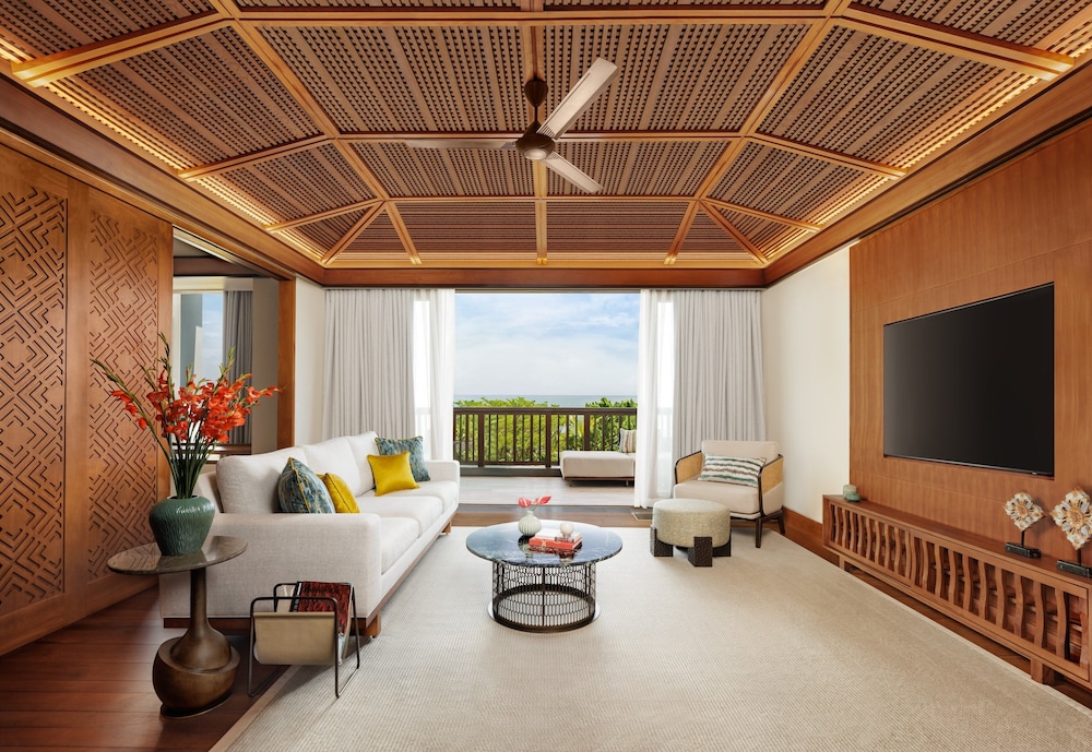 Premium Suite, 1 King Bed, Ocean View