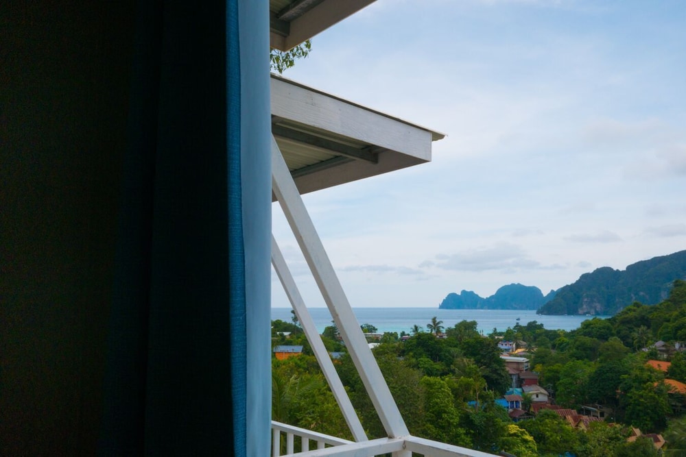 Sea View Air Con Room photo 3