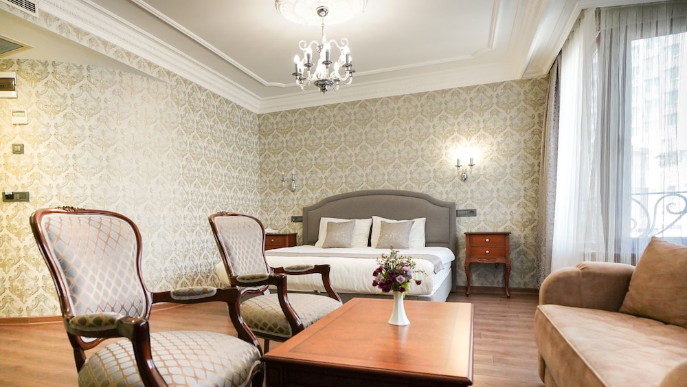 Family Quadruple Room, City View photo 1
