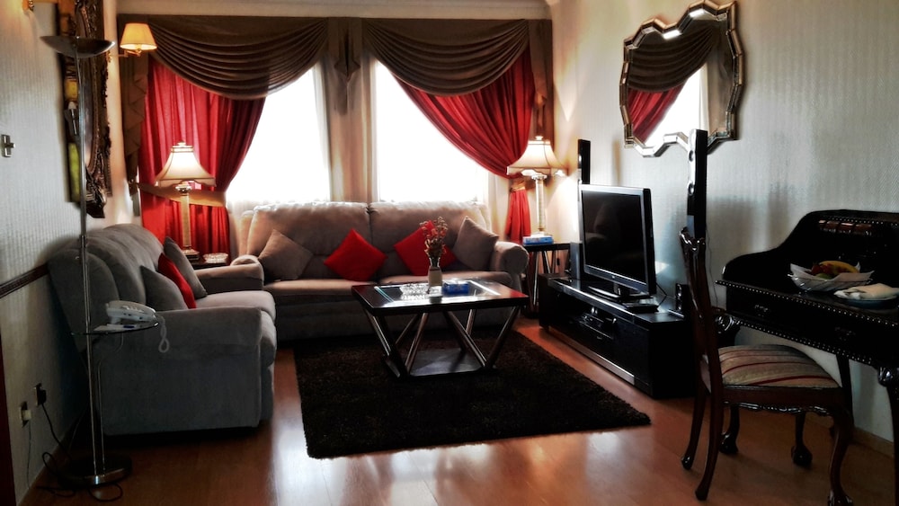 Suite (Single) photo 1
