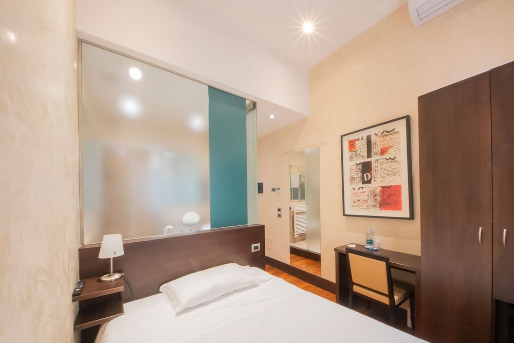 Single Room photo 1