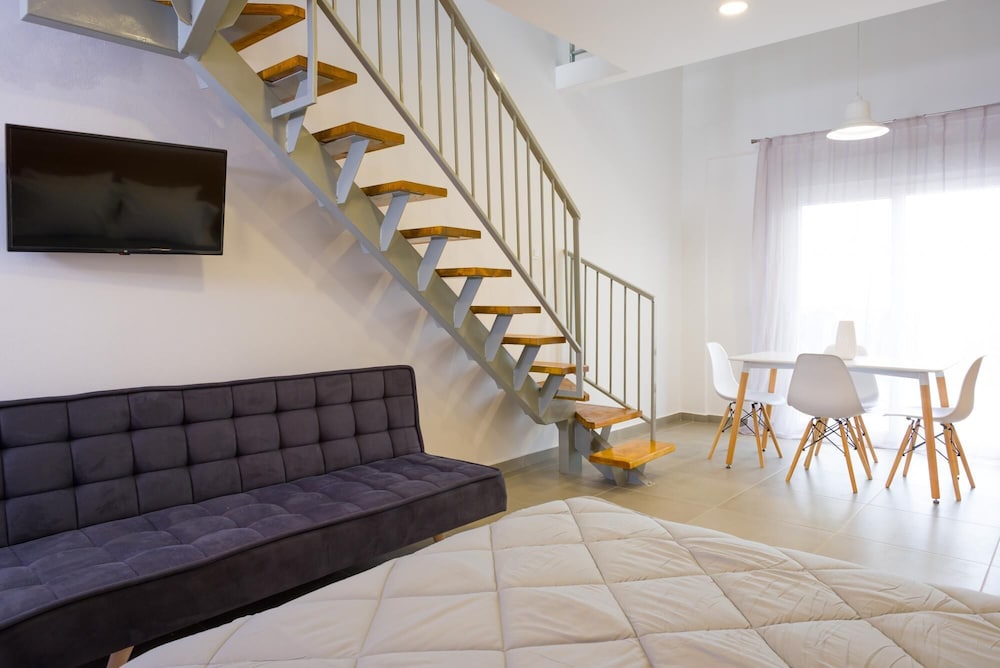 Apartment, Smoking