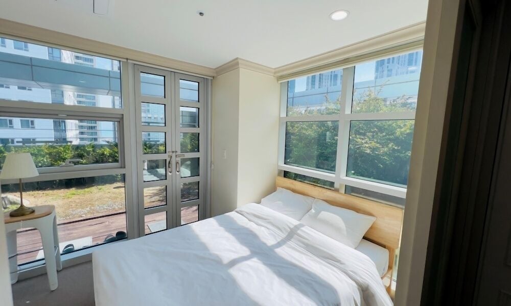 Executive Suite - Photo 1