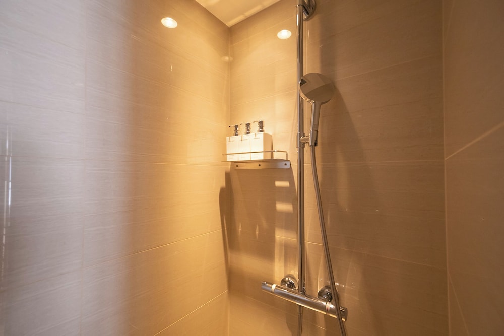 Superior Twin Room, Non Smoking (Up to 3 pax for above 6 yrs) photo 3