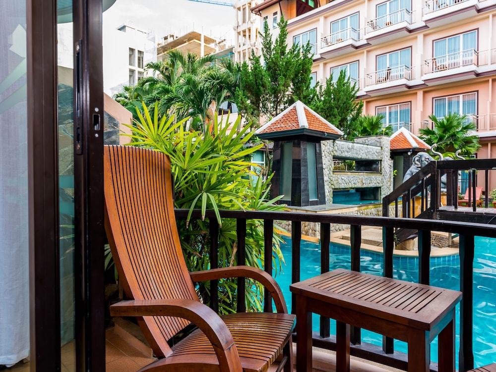 Grand Deluxe Pool Access - Photo 8