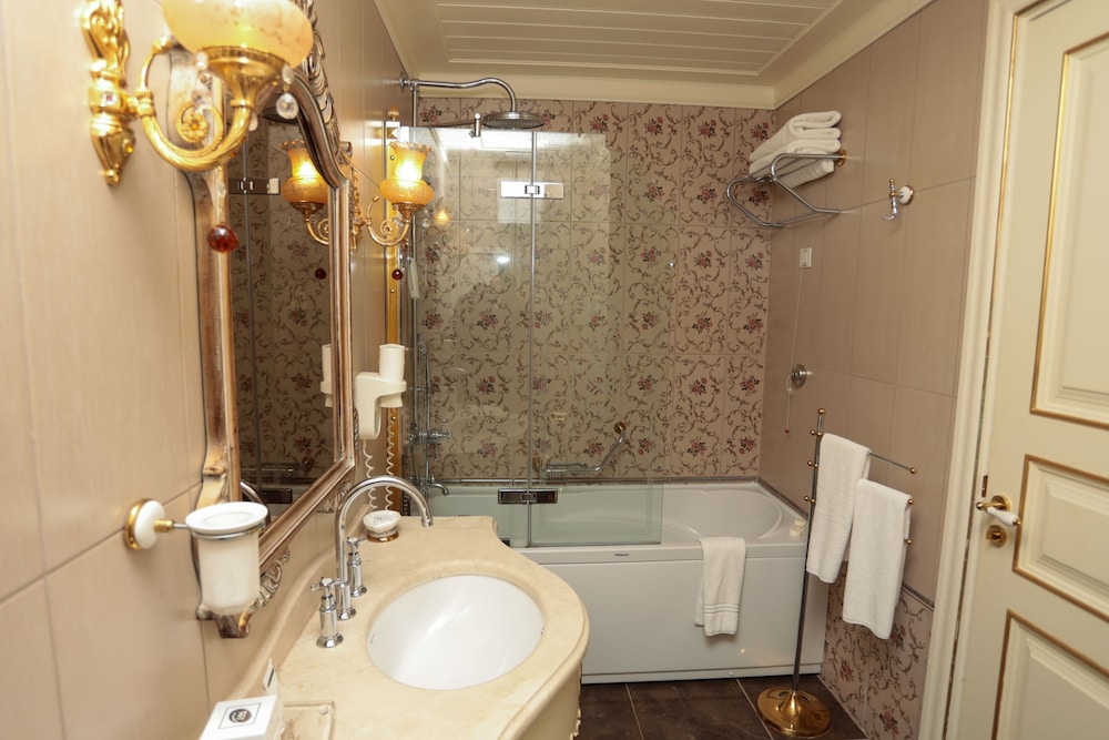 Standard Room, Annex Building - Photo 8
