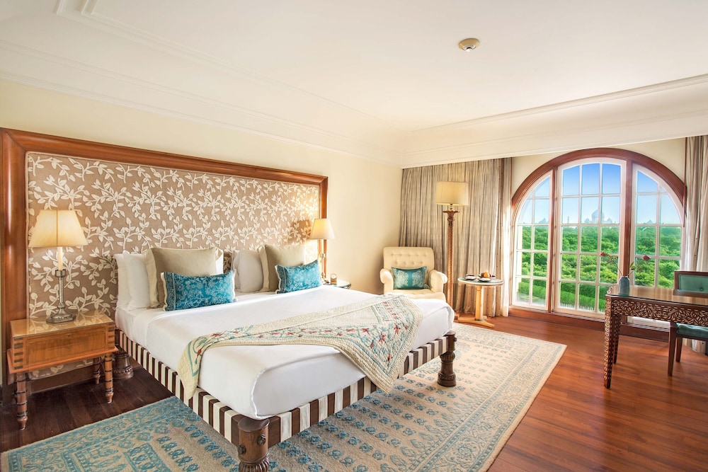 Premier Room, 1 King Bed
