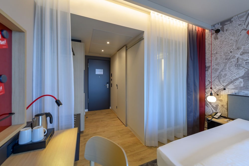 Business Double Room - Photo 1