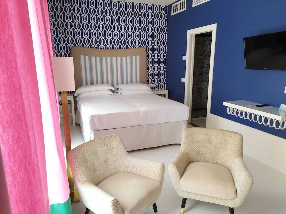 Studio Suite, Partial Sea View - Photo 1